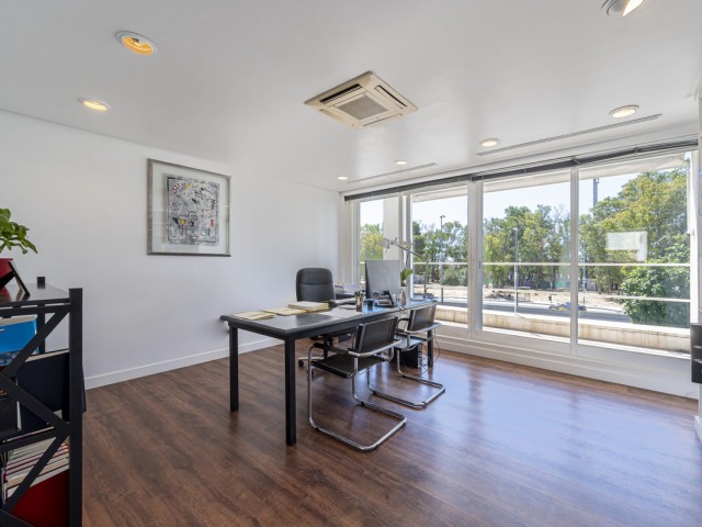 Commercieel in Guadalmina Alta