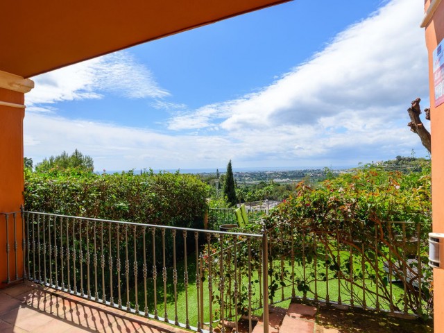 Apartamento con 2 Dormitorios  en Monte Halcones