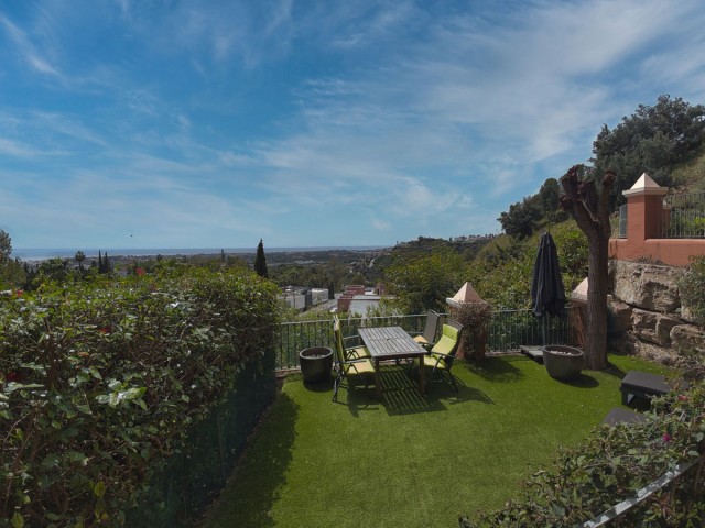 Apartamento con 2 Dormitorios  en Monte Halcones