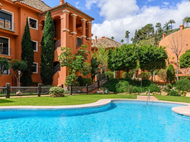 Apartamento con 2 Dormitorios  en Monte Halcones