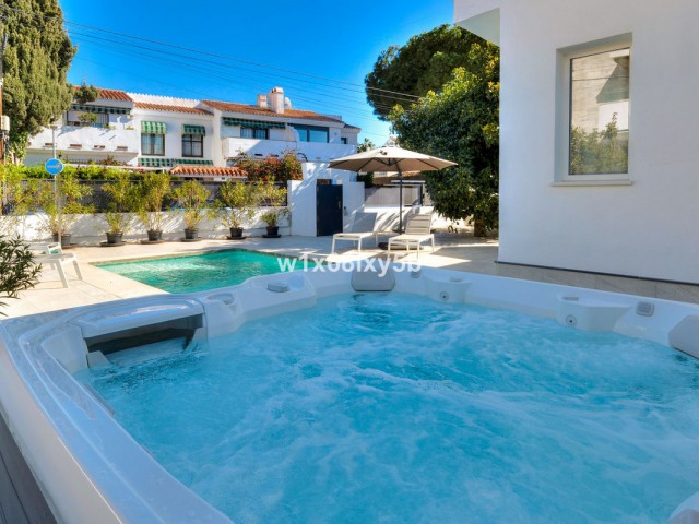 6 Bedrooms Villa in San Pedro de Alcántara