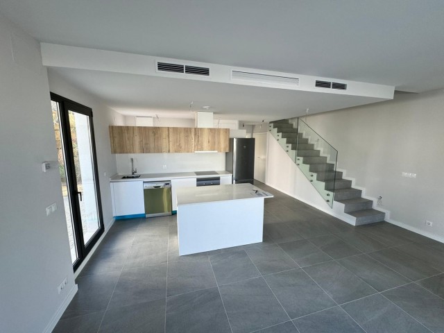 Villa con 4 Dormitorios  en Riviera del Sol
