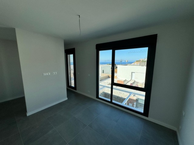 Villa con 4 Dormitorios  en Riviera del Sol