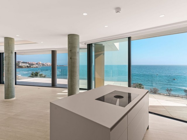 4 Bedrooms Apartment in Estepona