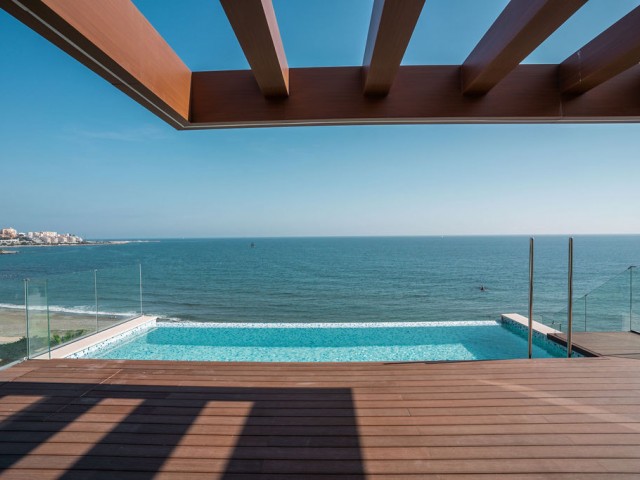 4 Bedrooms Apartment in Estepona