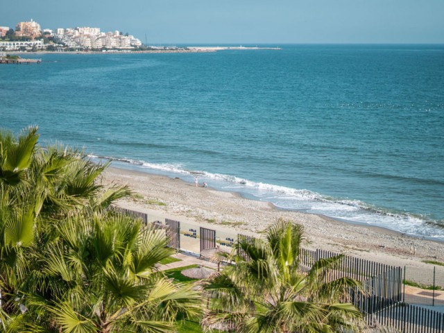 4 Bedrooms Apartment in Estepona