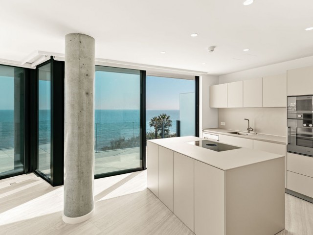 4 Bedrooms Apartment in Estepona