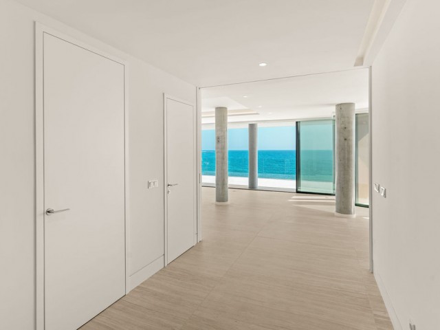 4 Bedrooms Apartment in Estepona