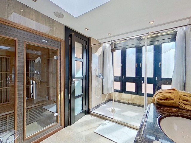 Penthouse in Los Monteros