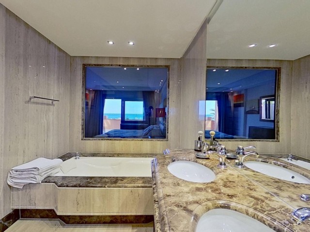 Penthouse in Los Monteros