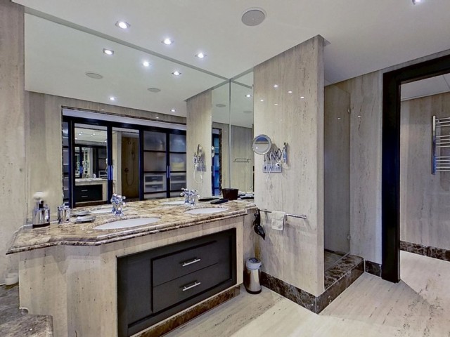 Penthouse in Los Monteros