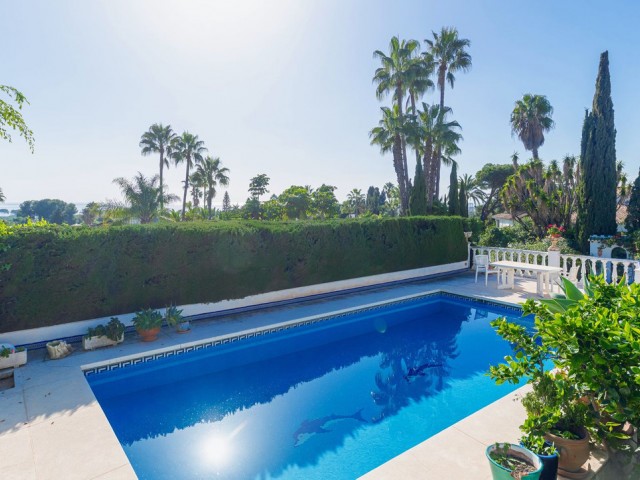 2 Bedrooms Townhouse in El Paraiso