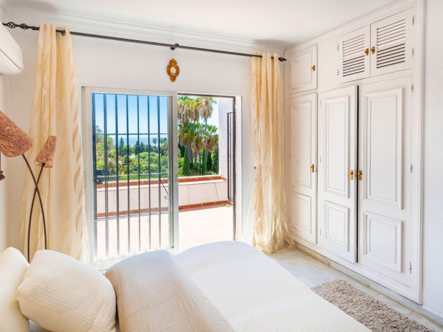 2 Bedrooms Townhouse in El Paraiso