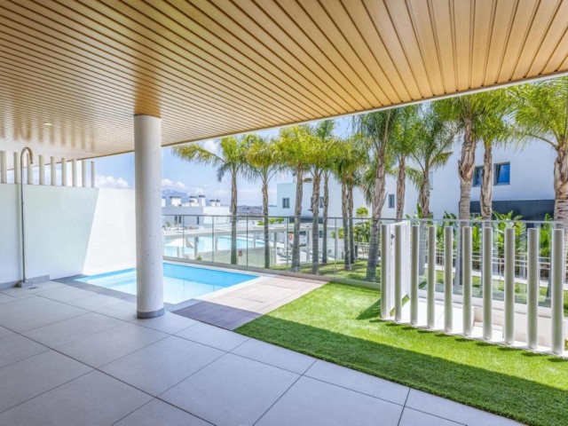 Apartamento con 2 Dormitorios  en Calanova Golf