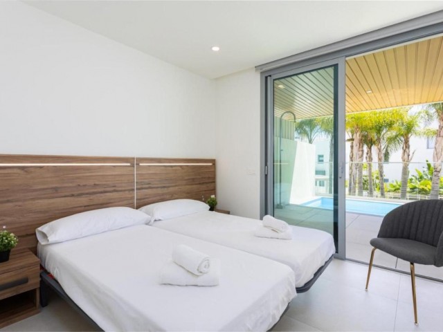 Apartamento con 2 Dormitorios  en Calanova Golf
