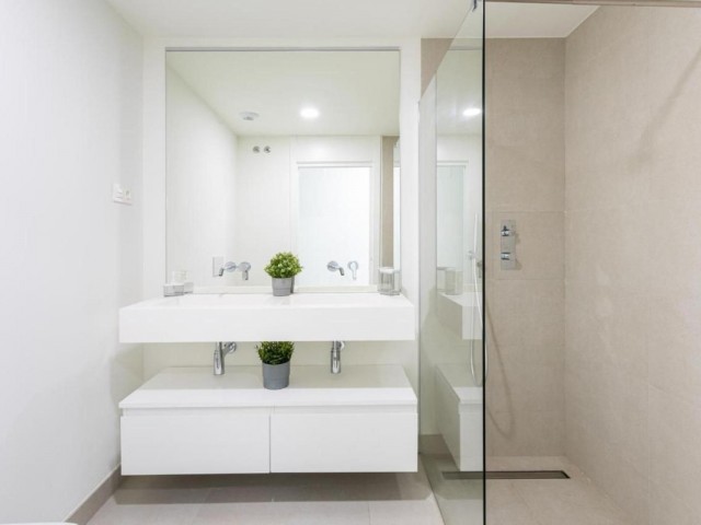 Apartamento con 2 Dormitorios  en Calanova Golf