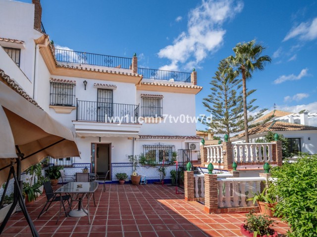 7 Bedrooms Villa in Málaga