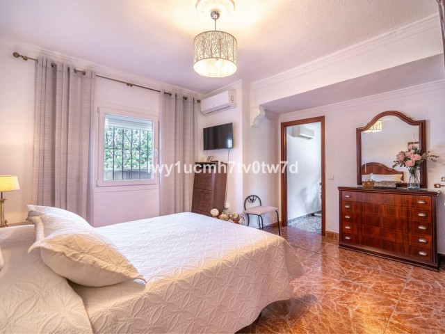 7 Bedrooms Villa in Málaga