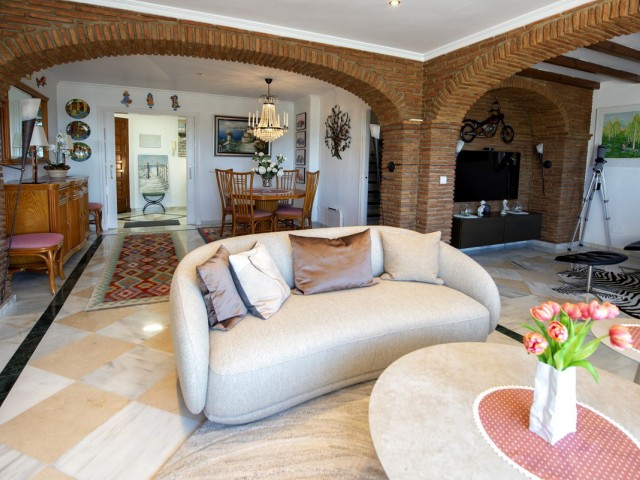 Apartamento con 4 Dormitorios  en Mijas Golf