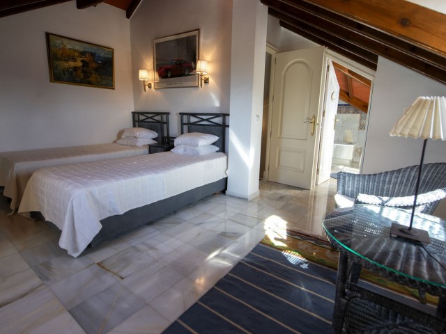 Apartamento con 4 Dormitorios  en Mijas Golf