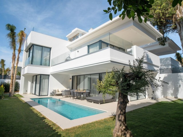 4 Soveroms Villa i The Golden Mile