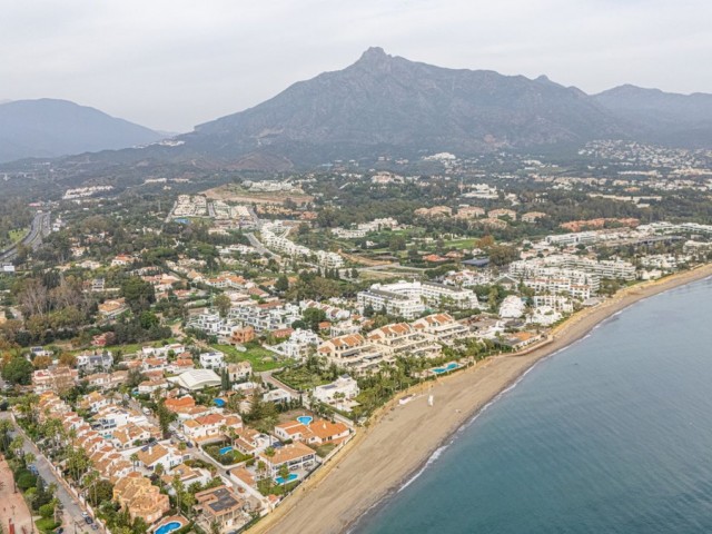 4 Makuuhuoneen Huvila The Golden Mile