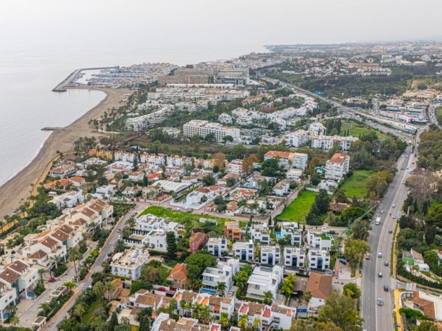 4 Makuuhuoneen Huvila The Golden Mile