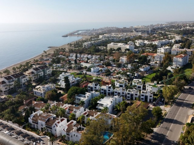 4 Makuuhuoneen Huvila The Golden Mile