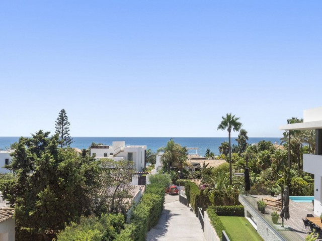 6 Makuuhuoneen Huvila Costabella