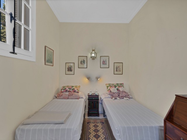 Villa con 6 Dormitorios  en Las Brisas