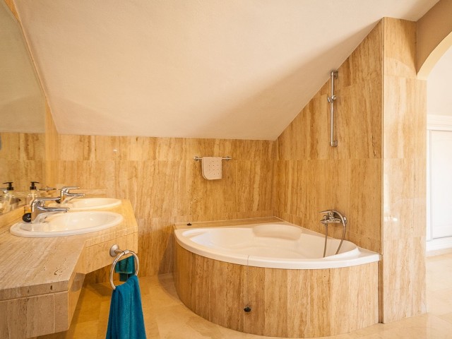 Penthouse in Elviria