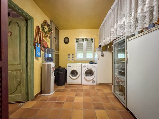 Villa con 9 Dormitorios  en Cerros del Aguila