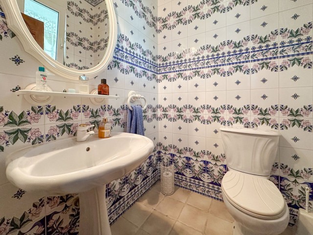 Villa con 9 Dormitorios  en Cerros del Aguila