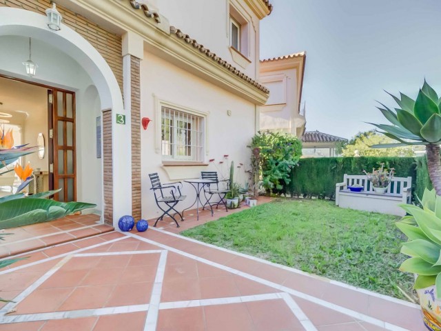 Maison mitoyenne, Artola, R5021383