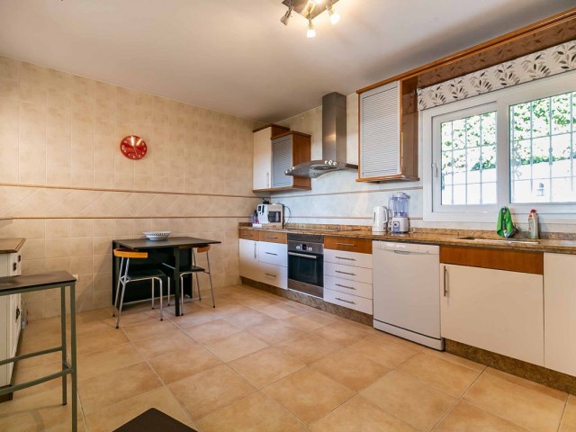 Maison mitoyenne, Artola, R5021383