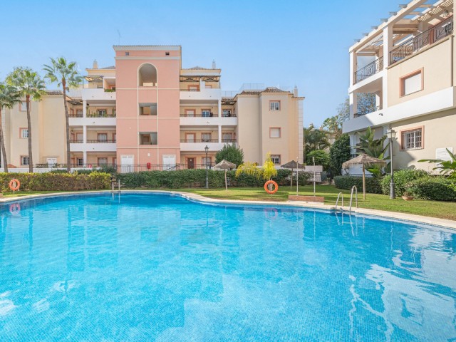 Apartamento con 2 Dormitorios  en Nueva Andalucía