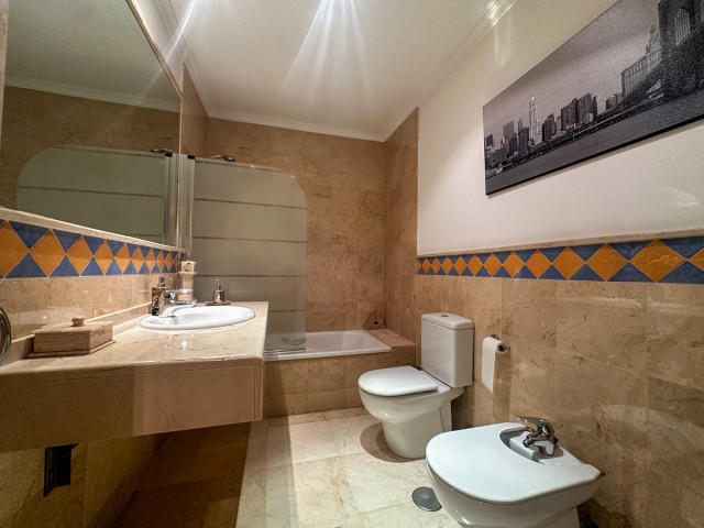 2 Bedrooms Apartment in Nueva Andalucía