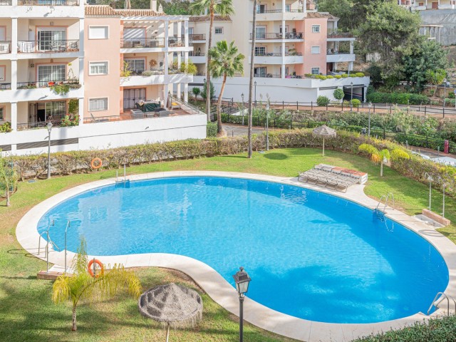 2 Bedrooms Apartment in Nueva Andalucía