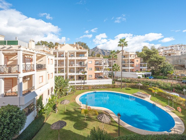 2 Bedrooms Apartment in Nueva Andalucía
