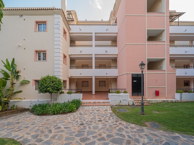 2 Bedrooms Apartment in Nueva Andalucía