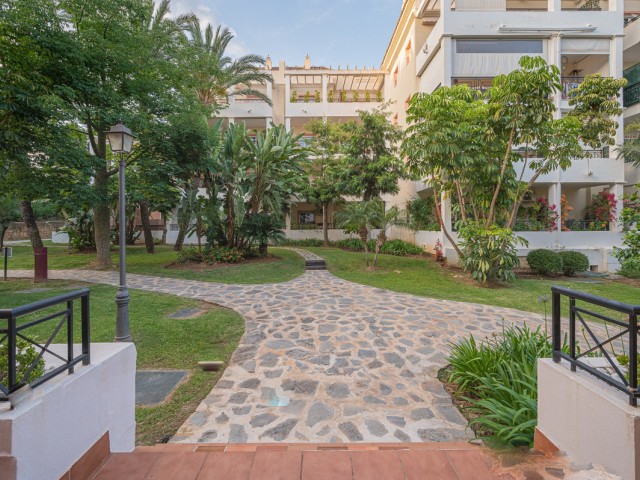 2 Bedrooms Apartment in Nueva Andalucía