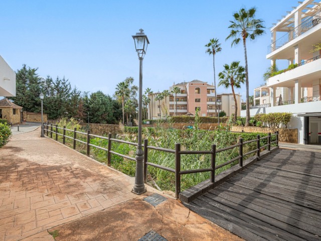 2 Bedrooms Apartment in Nueva Andalucía