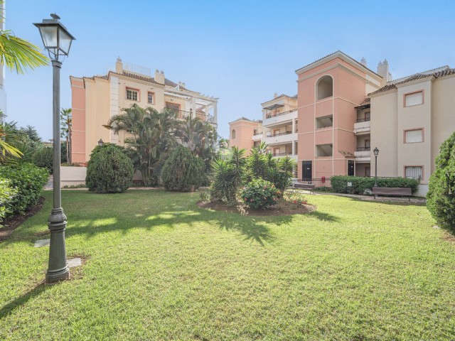2 Bedrooms Apartment in Nueva Andalucía