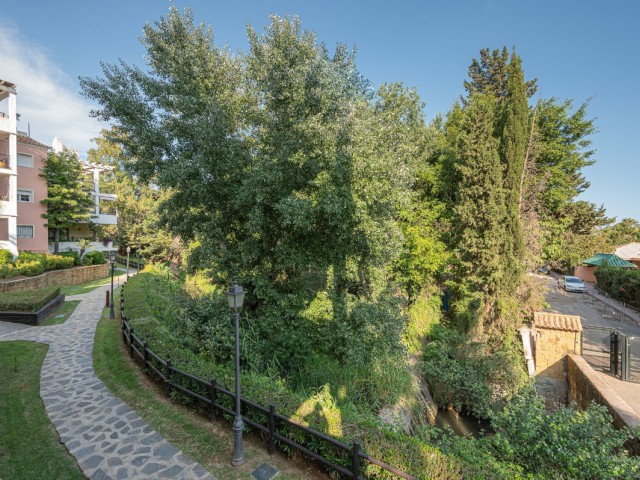 2 Bedrooms Apartment in Nueva Andalucía