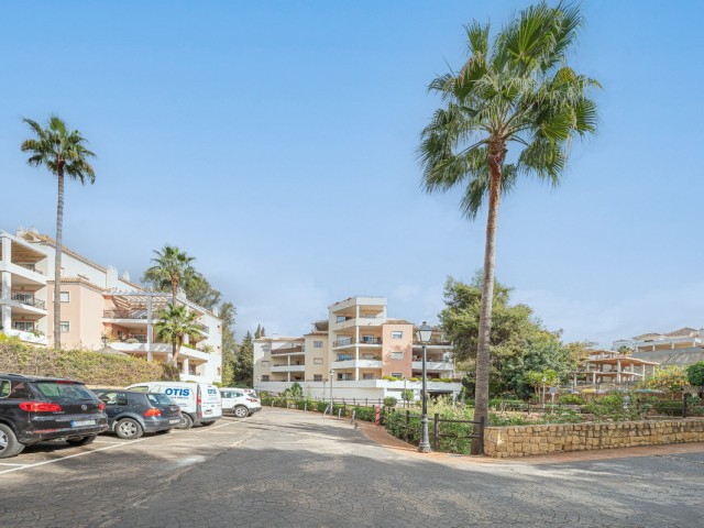 2 Bedrooms Apartment in Nueva Andalucía