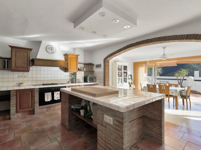 Apartment, Benahavis, R5021212