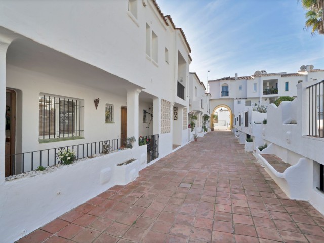 3 Bedrooms Apartment in Benahavís