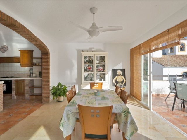 3 Bedrooms Apartment in Benahavís