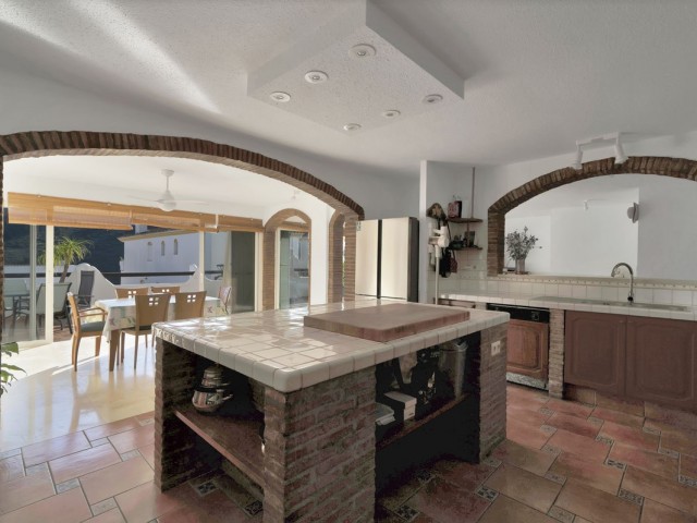 3 Bedrooms Apartment in Benahavís