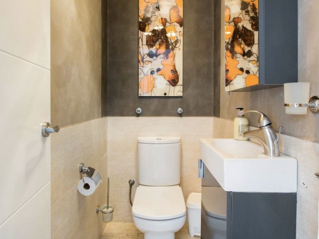 5 Bedrooms Townhouse in Nueva Andalucía